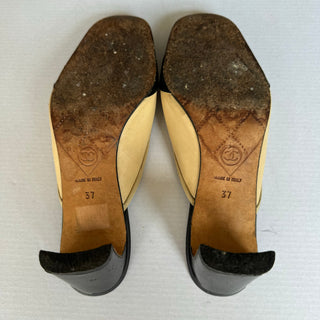 Chanel: Vintage Nude Cap-Toe Kitten Heel Mules (37)