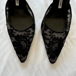 Manolo Blahnik: Vintage Black Lace Sling-Back Heels (40)